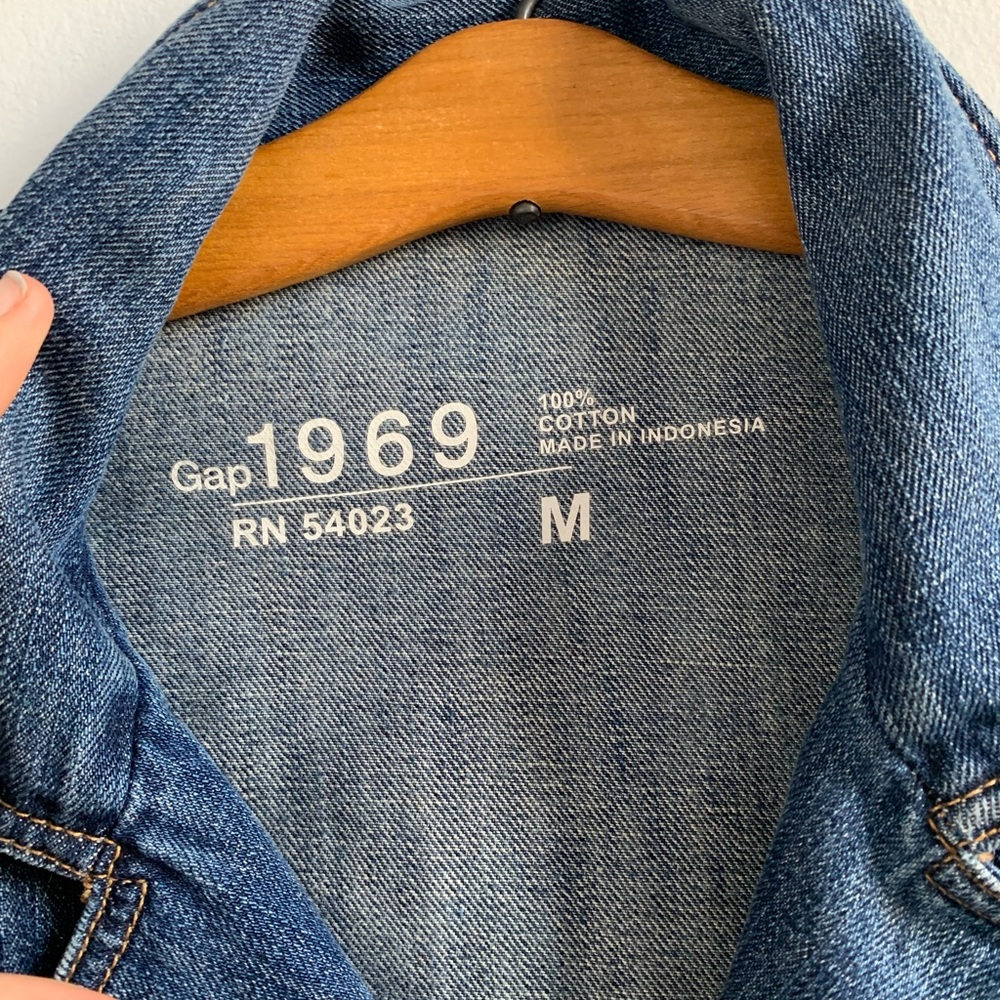 Gap Jean Jacket Size M - Picture 4 of 8